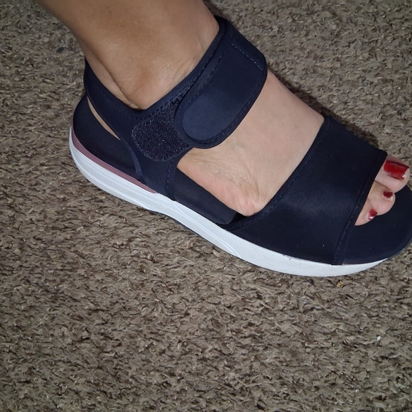 Zara Black Sporty Sandals with Velcro Straps - Picture 2 of 8